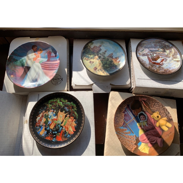 Decorative Plates Collection 