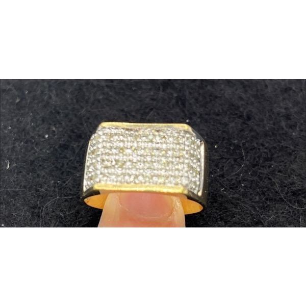 14K Gold and Diamond Encrusted Men's Ring (total weight 8.4g)