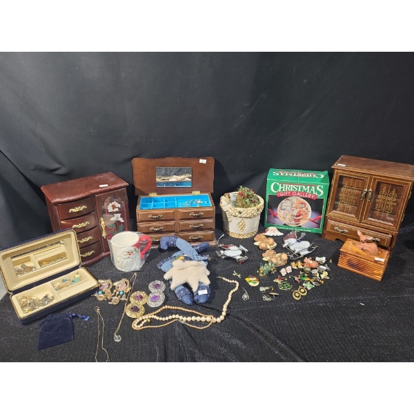 Jewellery Boxes & Jewellery