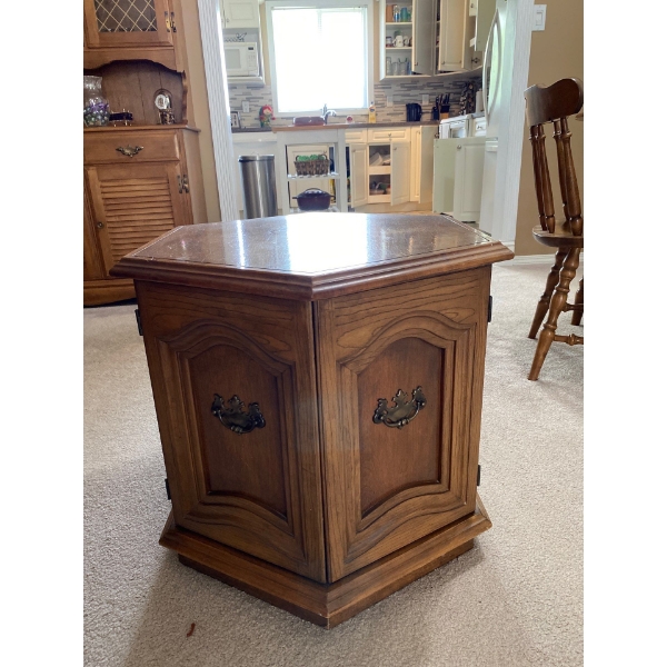 Canadian Oak End Table 25D 21T