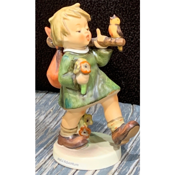 Goebel Hummel Joyful Adventure - 5T