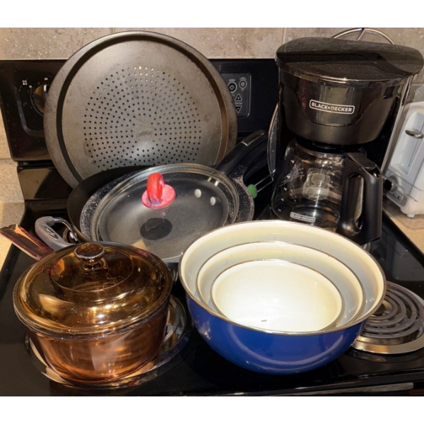 Kitchen Must Haves B&D Coffee Pot Mixing Bowls Casserole Dish Pots & More