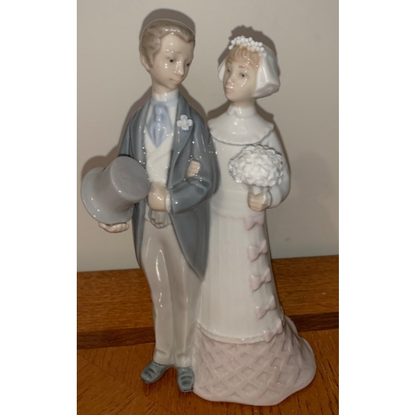 Lladro Porcelain Wedding Vows Cake Topper Matrimony 8T