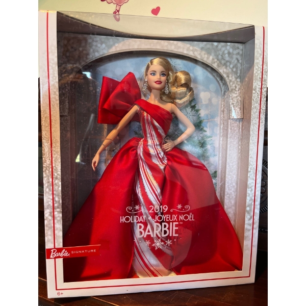 2019 holiday Barbie Barbie signature edition new inbox