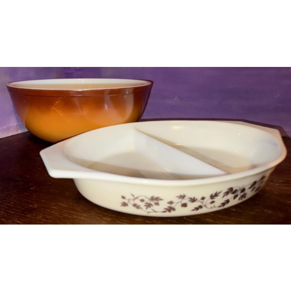 Pyrex Oval Divided "Golden Acorn" Pattern & Lrg Brown Pyrex Mixing Bowl (No Lid)