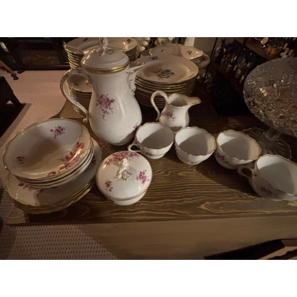 Meissen porcelain Gold pink flower Bouquet Tea cups & saucers cake plates teapot with sugar & cream 
