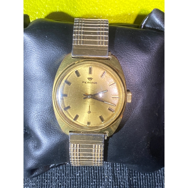 Perona 17-Jewel Incabloc Wristwatch with Stainless Steel Back and Metal Stretch Bracelet