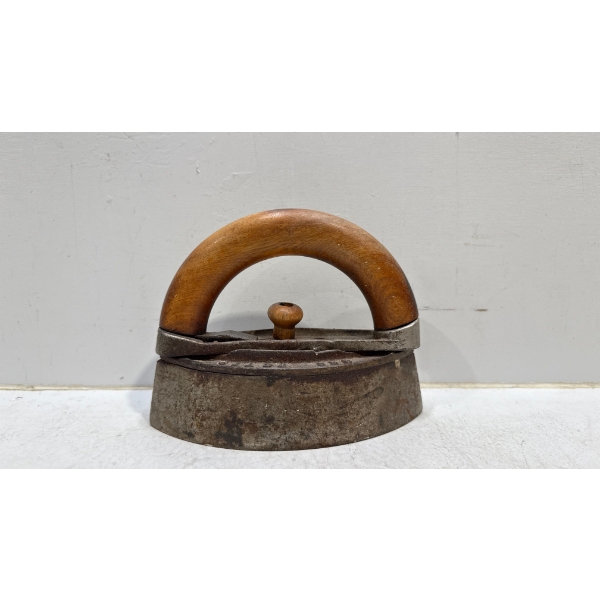 Vintage "Sad" Iron