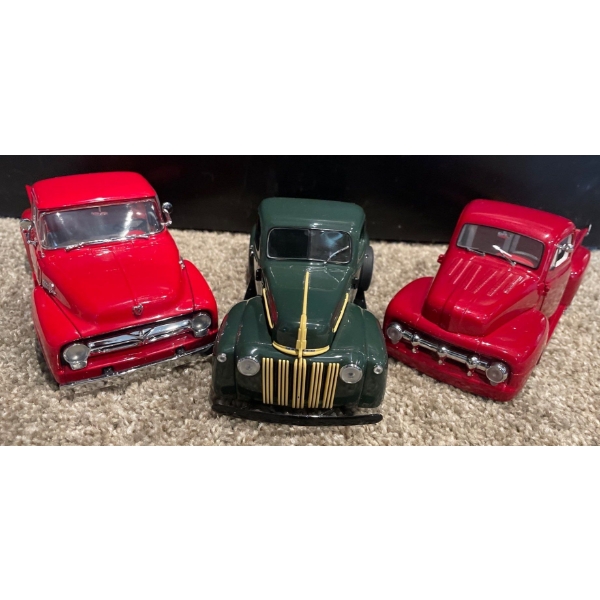 1956 Ford F-100 1:24 Scale/ 1942 Ford Pickup Trucks 1:24 Scale/ 1951 Ford F-1 1:24 Scale