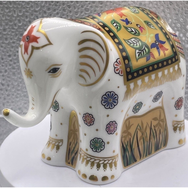 Gorgeous English Royal Crown Derby Bone China Infant Indian Elephant  - 4.5 In Long 