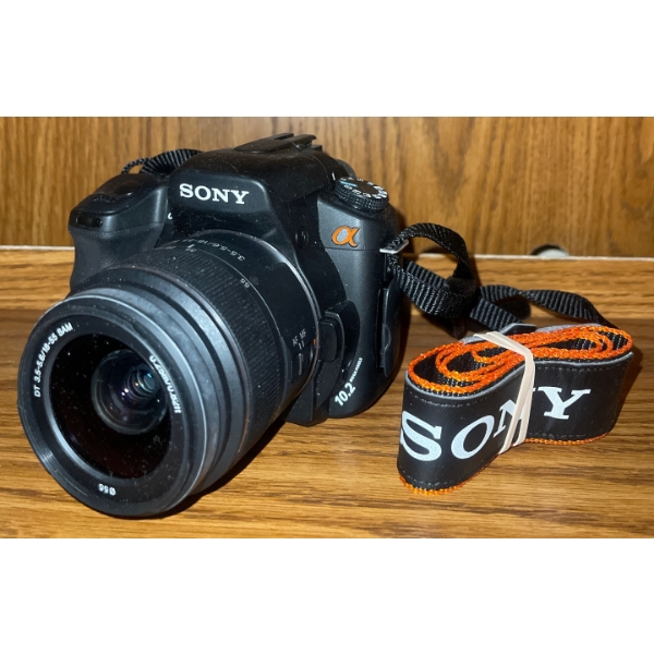 SONY N50 DSLR-A200 SLR Camera w/ Inter Changeable Lens 