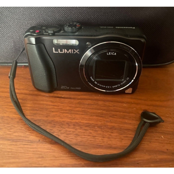Panasonic Lumix 20x HD Camera w/ Protective Travel Case