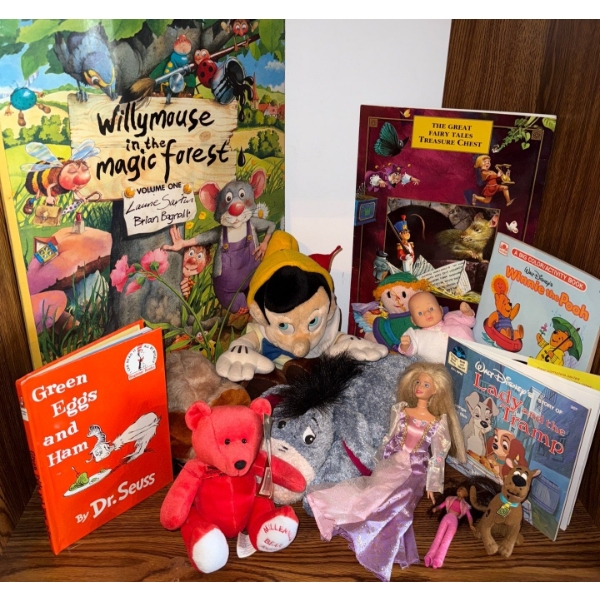 Storytime Essentials - Dr. Suess Green Eggs & Ham w/ Collectable Children's Play Things 