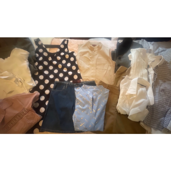 Trendy Threads - Clothing & More Ladies Size S-M