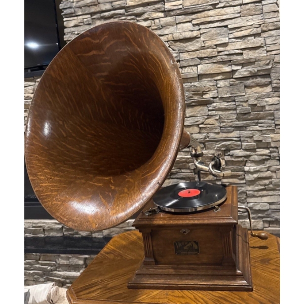 Victor Victrola V Phonograph, Victor Talking Machine Co., In Great Condition 