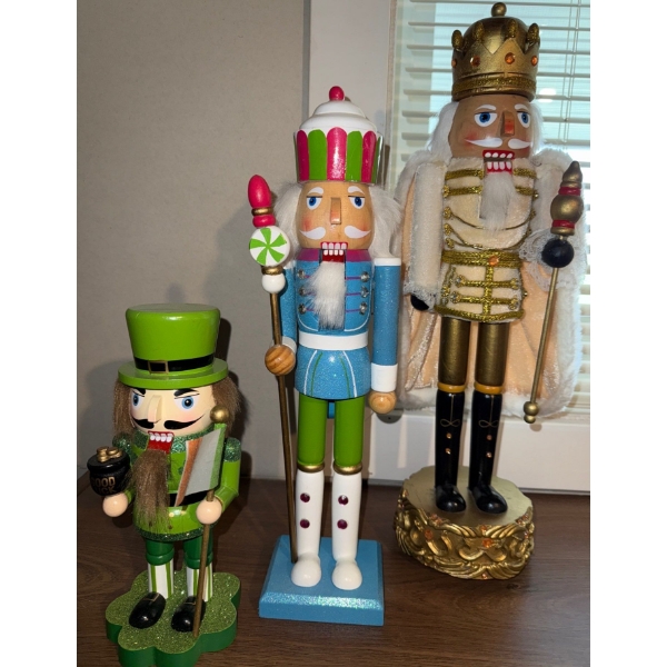 Collection Of Decorative Holiday Nutcrackers 15T Tallest 