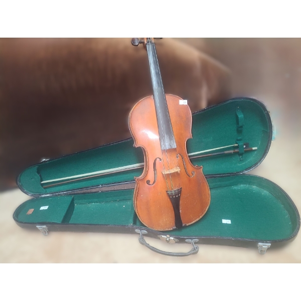 Violin w/ Case (Broken String as Shown)