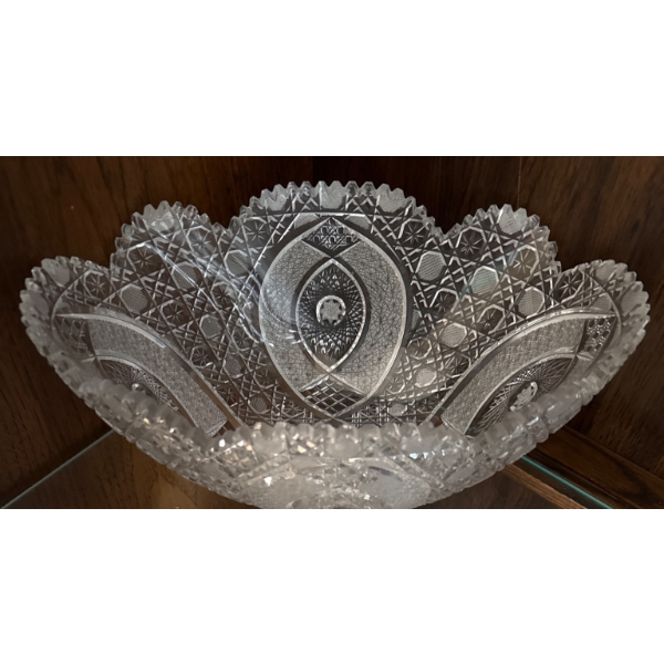 Clear Pressed Glass Scalloped Bowl with Ornate Pattern