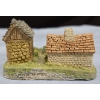 Image 6 : Hand Carved 'Hay Barn' By David Winter