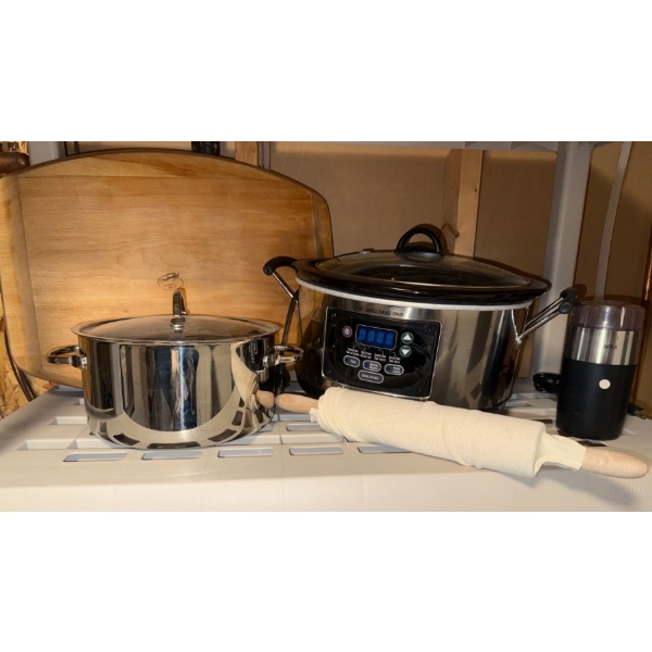 XL Hamilton Beach Crockpot Chopping Block & Stockpot 