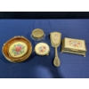 Image 4 : Petit-point Vanity Set