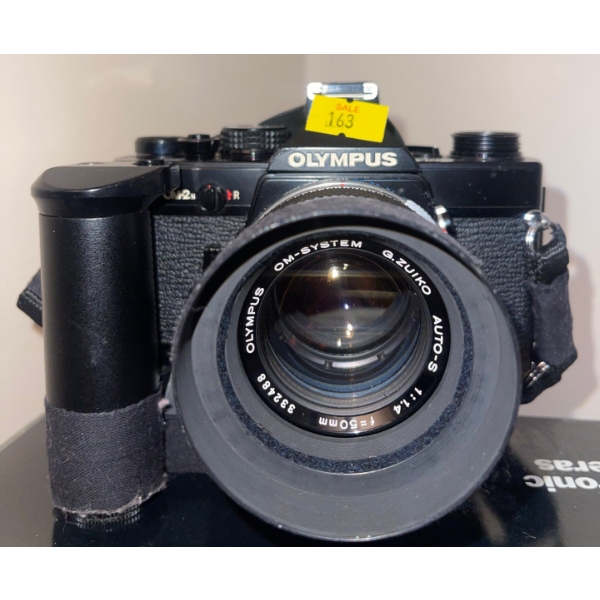 OLYMPUS OM-2 Camera w/ OLYMPUS 332486 1:1.4 Lens & Metz Mecablitz Telcomputer Quadro Light SC300 