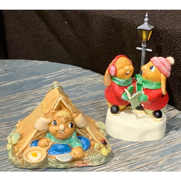 Pen Delfin Figures -  'Scout '  & 'Perfect Harmony' Music Box Battery Operated  (7.5T) 