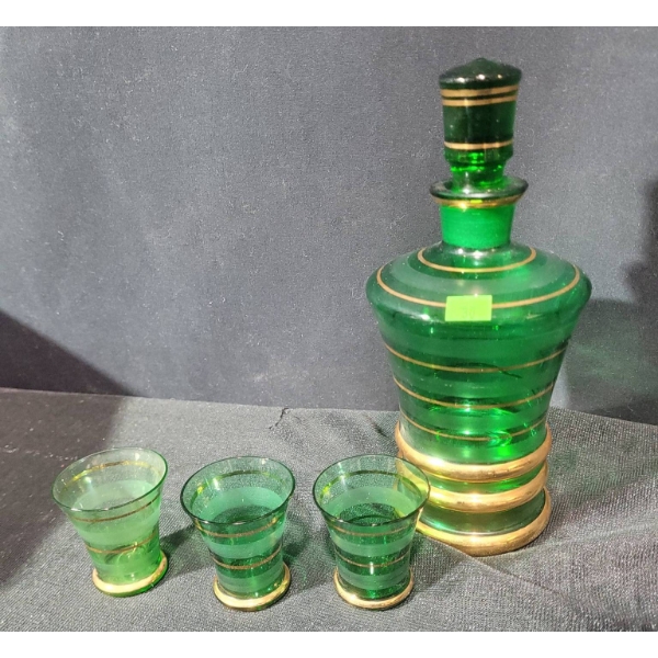 Green Glass Decanter With Gold Detailing and Matching Glasses