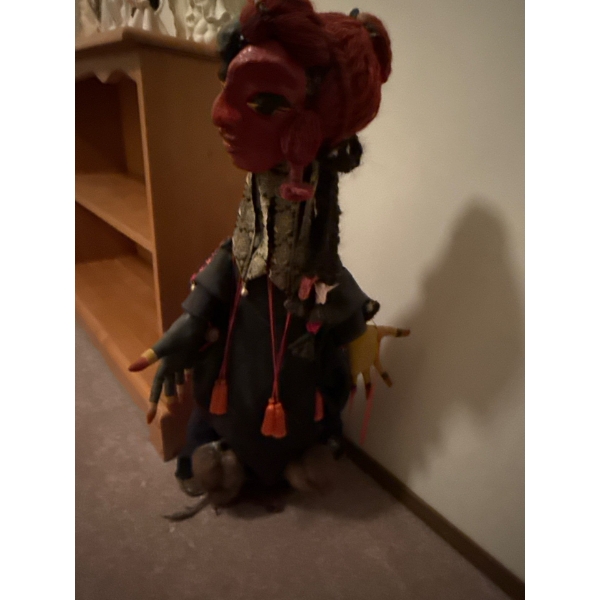 Haunted Statue - Super Creepy 31T