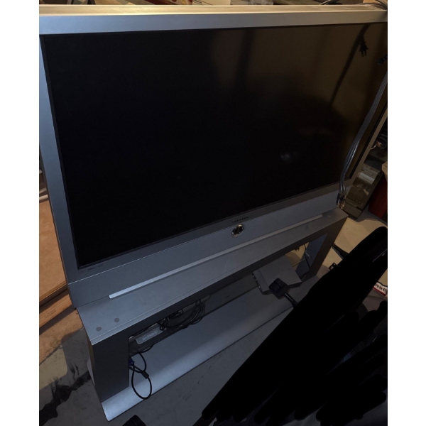 Samsung TV HLN5065W (Not as heavy as it looks) w/ Stand - 47w, 34t