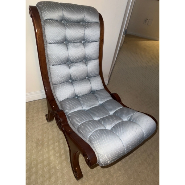 Victorian Mahogany Slipper Chair w/ Cabriole Style Legs 16x26x27 Stunning