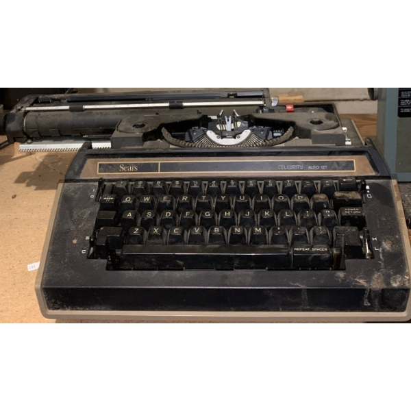 Vintage Sears Typewriter - Celebrity Auto 12T