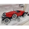 Image 5 : 1928 Stutz Black Hawk and 1913 Ford Model T Die Cast Models