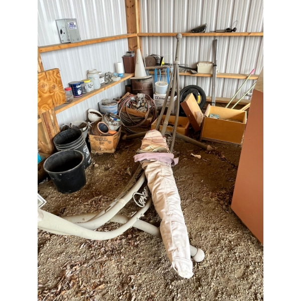 Hammock hammock attachment is in bag  in good condition