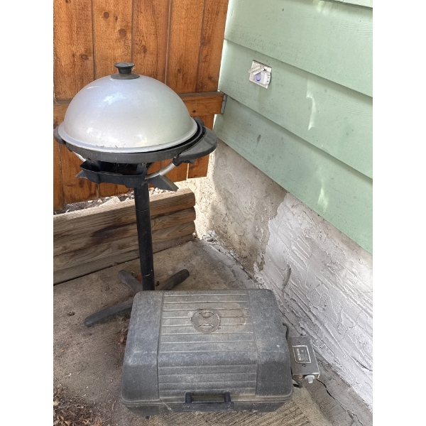 Pair of Barbeques, As Is - Model EBQ-75 