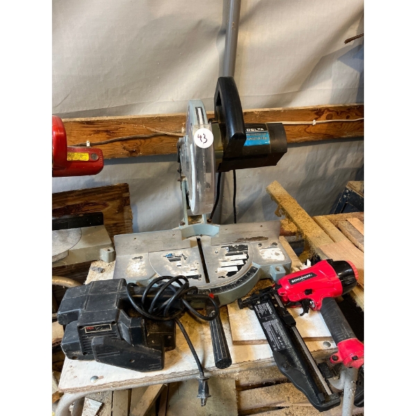 Delta 10 inch power mitre saw with sander and benchmark Brad nailer
