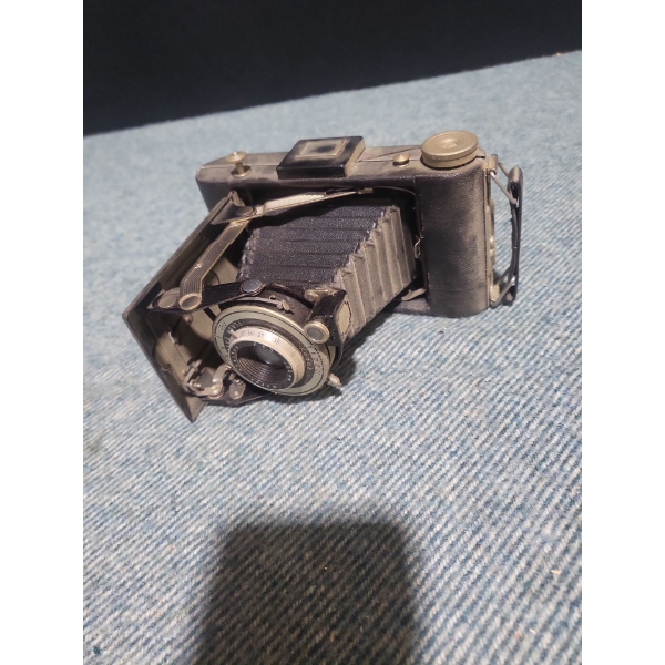  Kodak Vigilant Six-20 folding camera