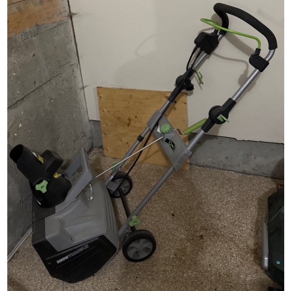 Snow Thrower Model SN71018