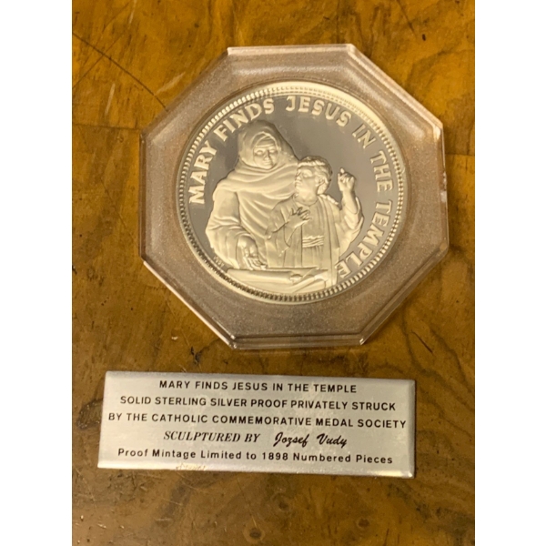 'Mary Finds Jesus' Coin From the Catholic Commemorative Medal Society - Sterling Silver Proof 26g 