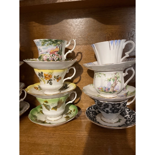 Collection of six tea cup, and saucer's bone China.