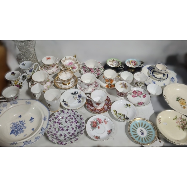 China: Royal Swan, Royal Albert, More- B&W Deep Plate 11 X 10 and Glass Vase 6" Top, 10 T