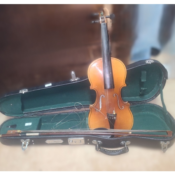 Skylark Violin w/ Case, Made in China (Broken Strings as Shown) 