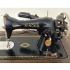 Image 3 : Antique SINGER Sewing Station / Desk / Machine