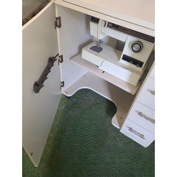 Singer Sewing Machine w/ Cabinet 32 W, 18 D, 30 T w/ Flaps Closed