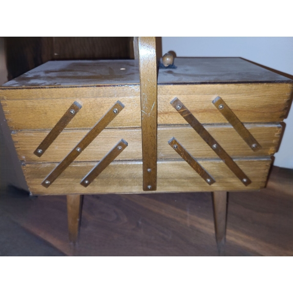 Sewing Basket 17 W, 8 D, 18 T, Includes Contents 