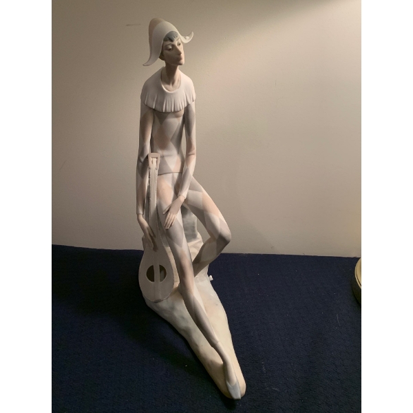 Lladro Porcelain Harlequin Banjo Figurine 11x14