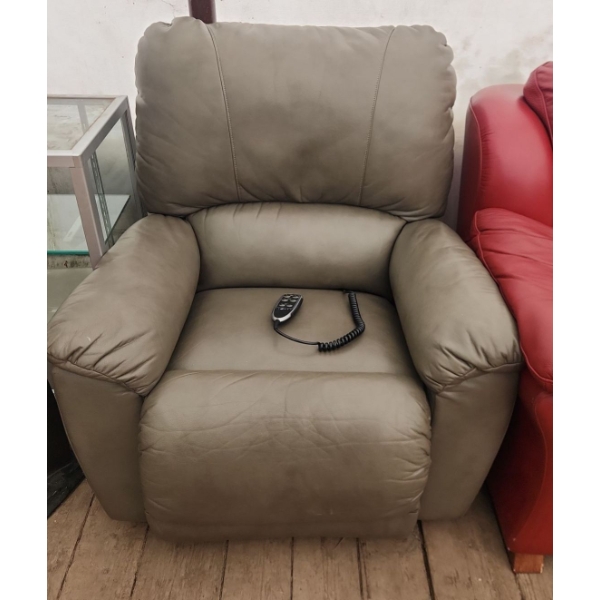 Power Recliner La-Z-Boy Armchair - Tested! 36"W x 31"D x 43"H