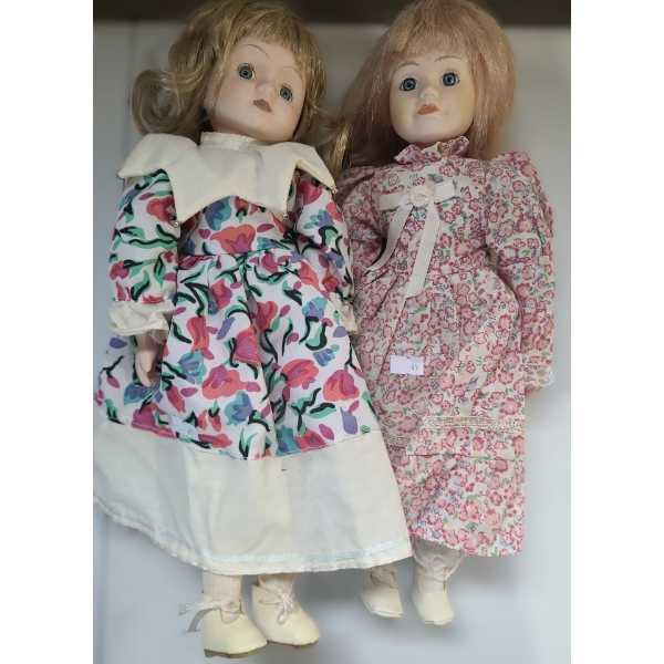 Pair of Porcelain Dolls in Floral Dresses 15 T 
