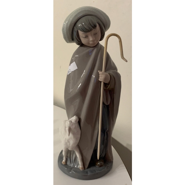 LLADRO Porcelain Shepard w/ Lamb  - 10.5T 