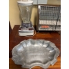 Image 4 : Vintage Home - Pewter Tray, General Electric Heater, Phillips Blender, Linens 